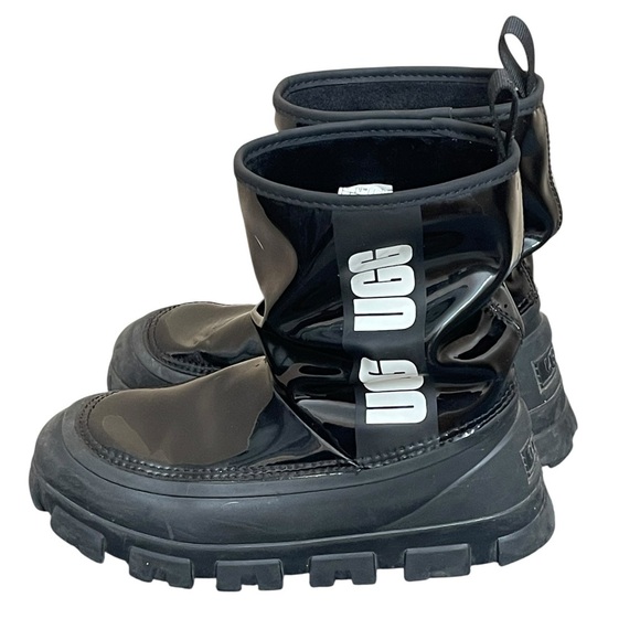 UGG Women's Classic Sherpa lined Brellah Mini Boot 1144059 -
Ladies Size 6 - Picture 3 of 12